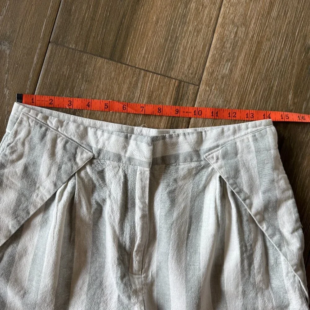 BCBGeneration linen/cotton gray/ivory striped mom shorts size 8